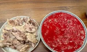 Ăn tiết canh lấy may, nam thanh niên suýt chết